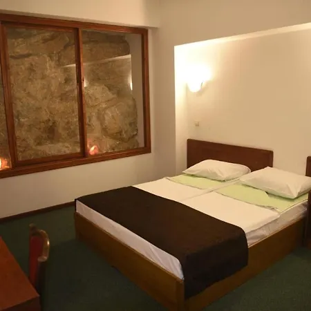 Hotell Saraj