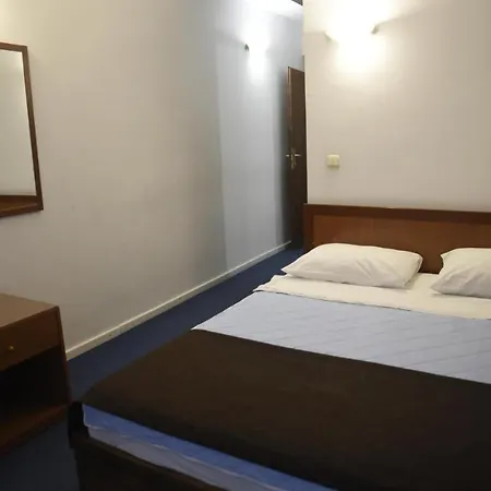 Saraj Hotel 3*