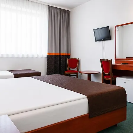 Saraj Hotell 3*