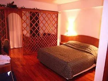 Saraj Hotell 3*
