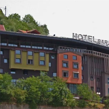 Hotell Saraj 3*